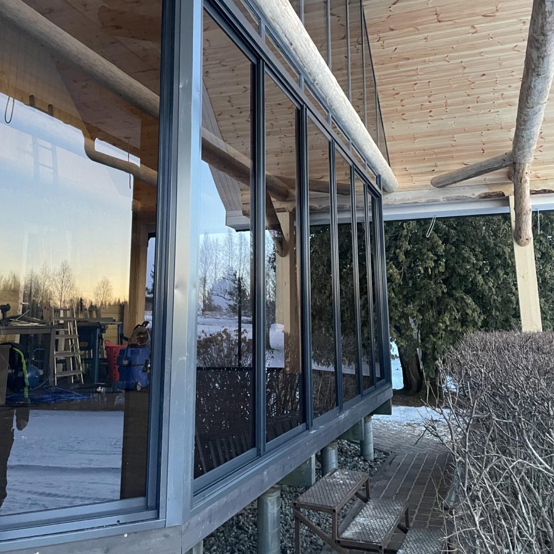 Raamidega terrassiklaasid