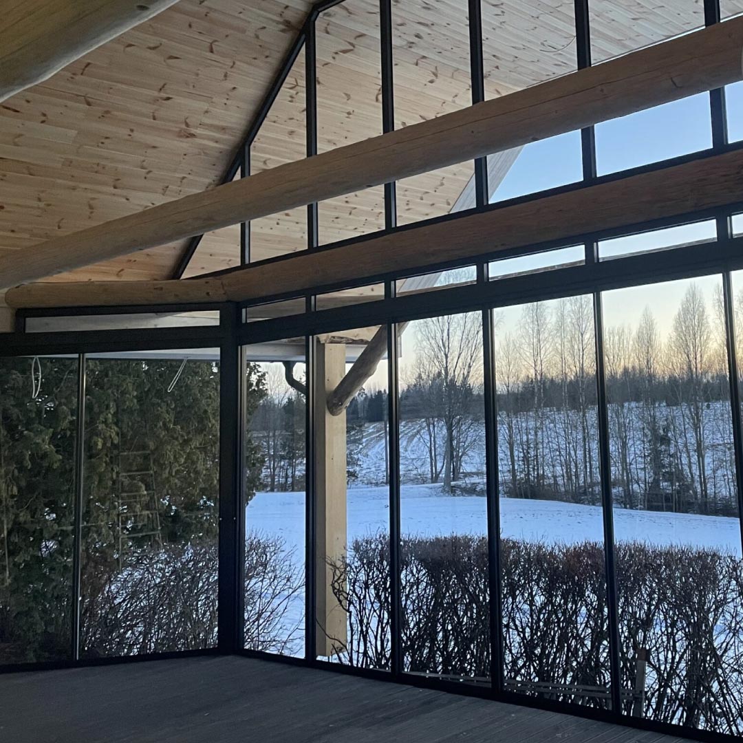 Raamidega terrassiklaasid